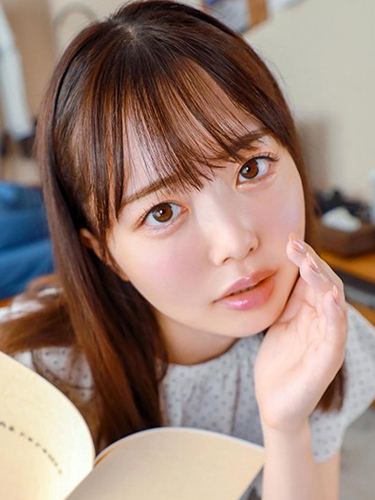 Asuka Momose (百瀬あすか)