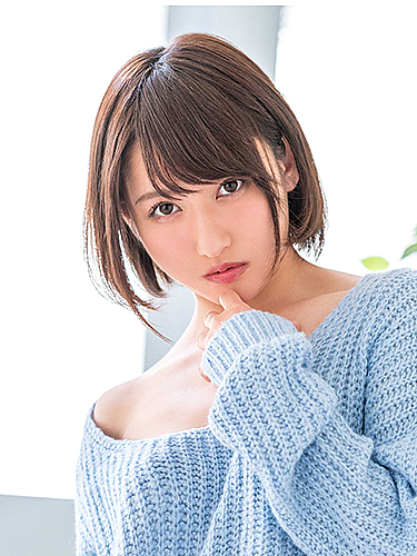 Ayame Azuki (彩月あやめ)