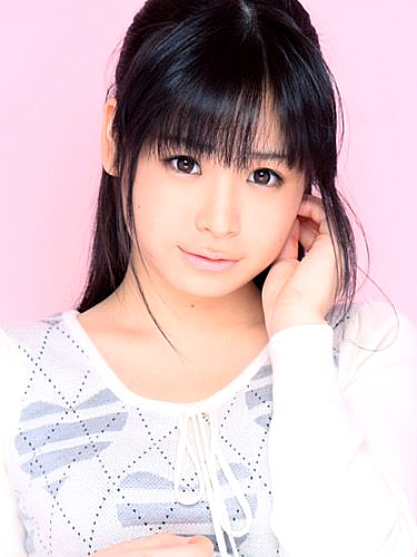 Azuki Hayasaka (早坂あずき)