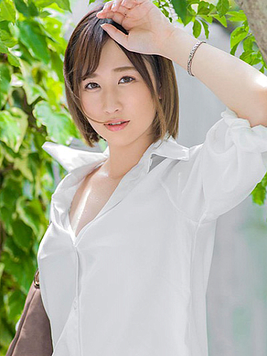 Momoka Tachibana (橘萌々香)