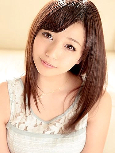 Nana Tomono (友野菜々)