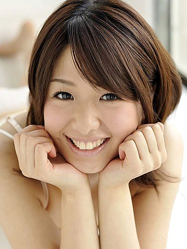 Nanami Kawakami (川上奈々美)