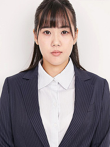 Riho Sakiyama (崎山りほ)
