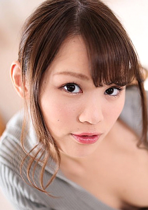 ゆる過ぎる浮きブラでゴミ捨てする奥さんは貞操観念も激ユル