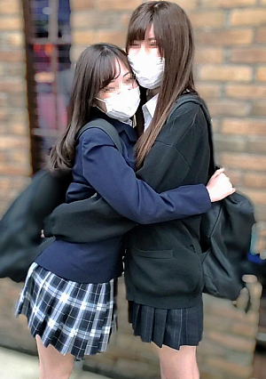 限定数個人撮影背の高い美少女×子犬美少女偶然の出会い3Pを特典として