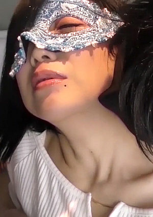 50%OFF! 【個人撮影・中出し】33歳子あり妻　ゴム有のはずが生チ〇ポを擦り付けられて我慢出来なくて生挿入を受け入れて・・・