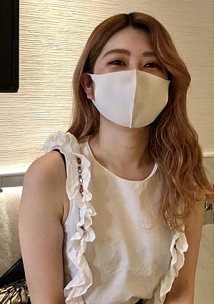 ねっとりとした舌とぷっくり唇の絶品フェラを見せつけるモデル顔の美乳歯科助手24歳→ごっくん